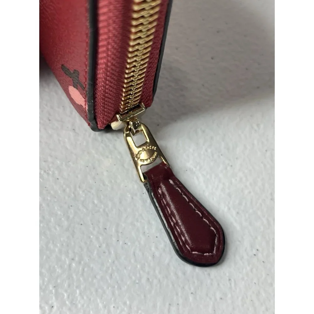 Coach Accordion Zip Wallet Heart‎ Floral Print